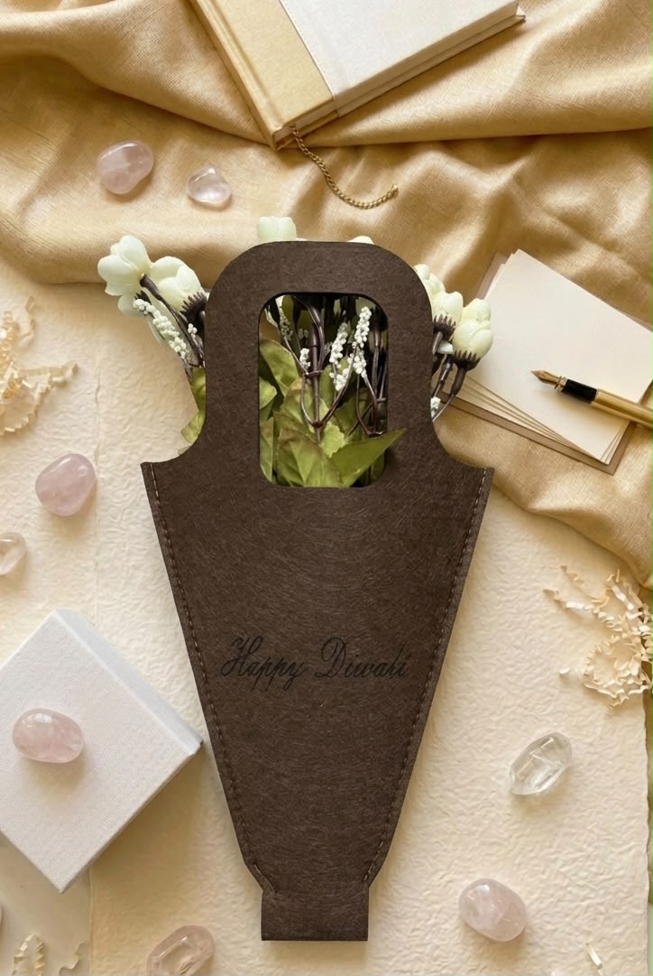 BloomCone Floral Gift Wrap – Dark Brown