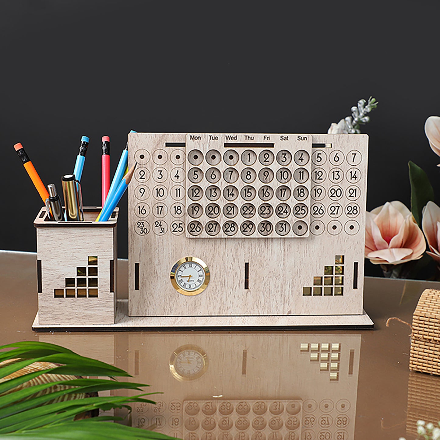 Perpetual Calendar Desk Pen Stand