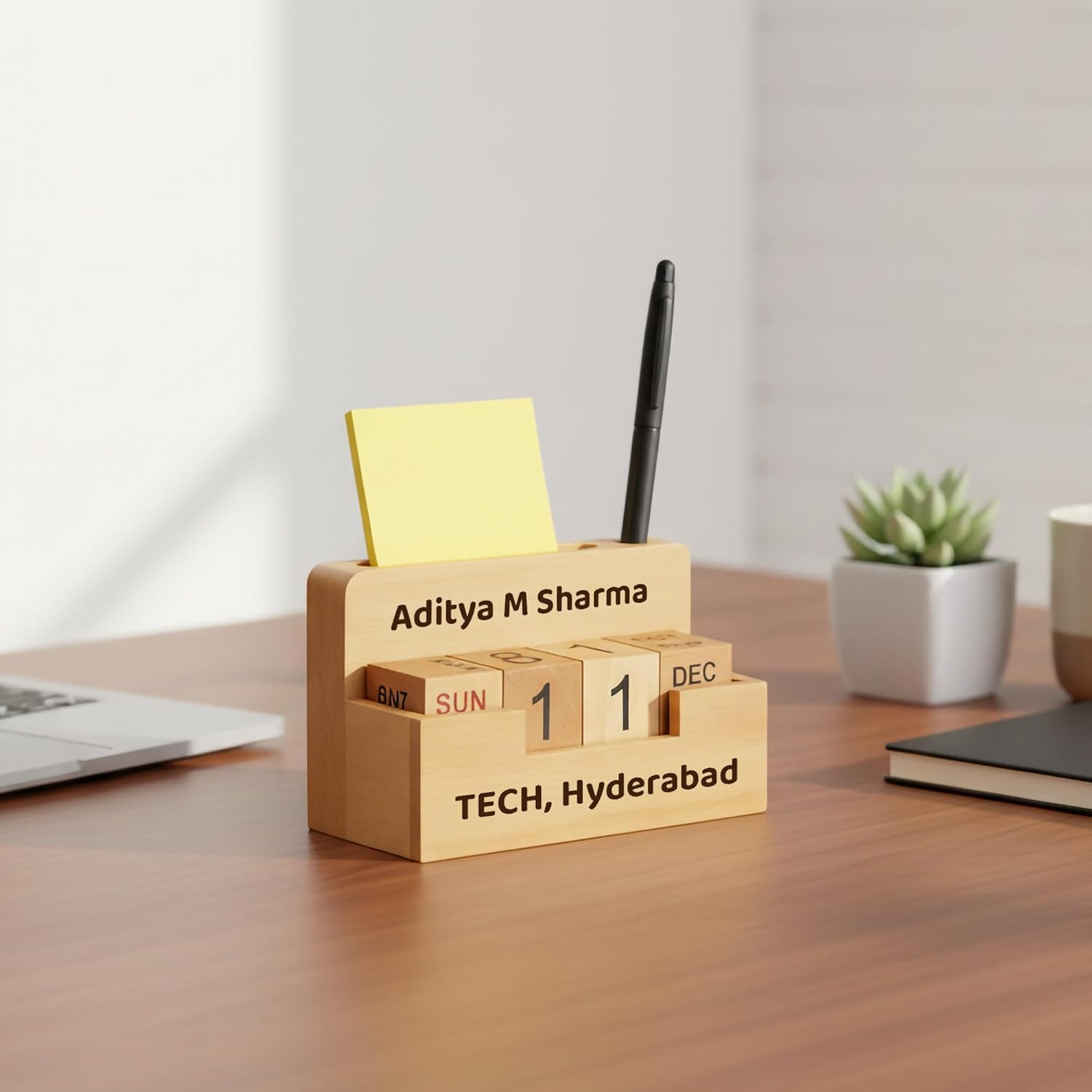 DailyCraft Personalized Calendar Pen Stand