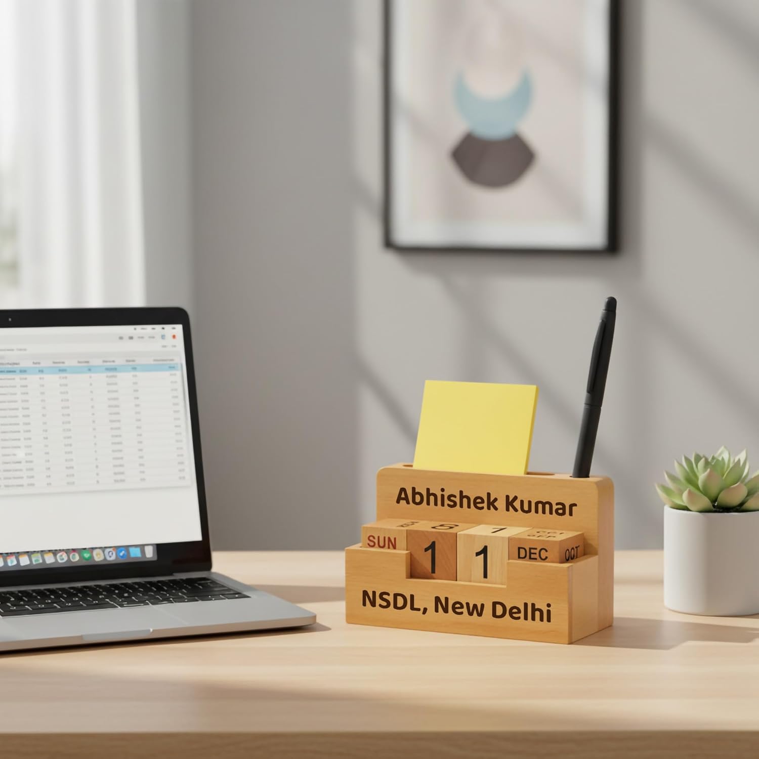 DailyCraft Personalized Calendar Pen Stand