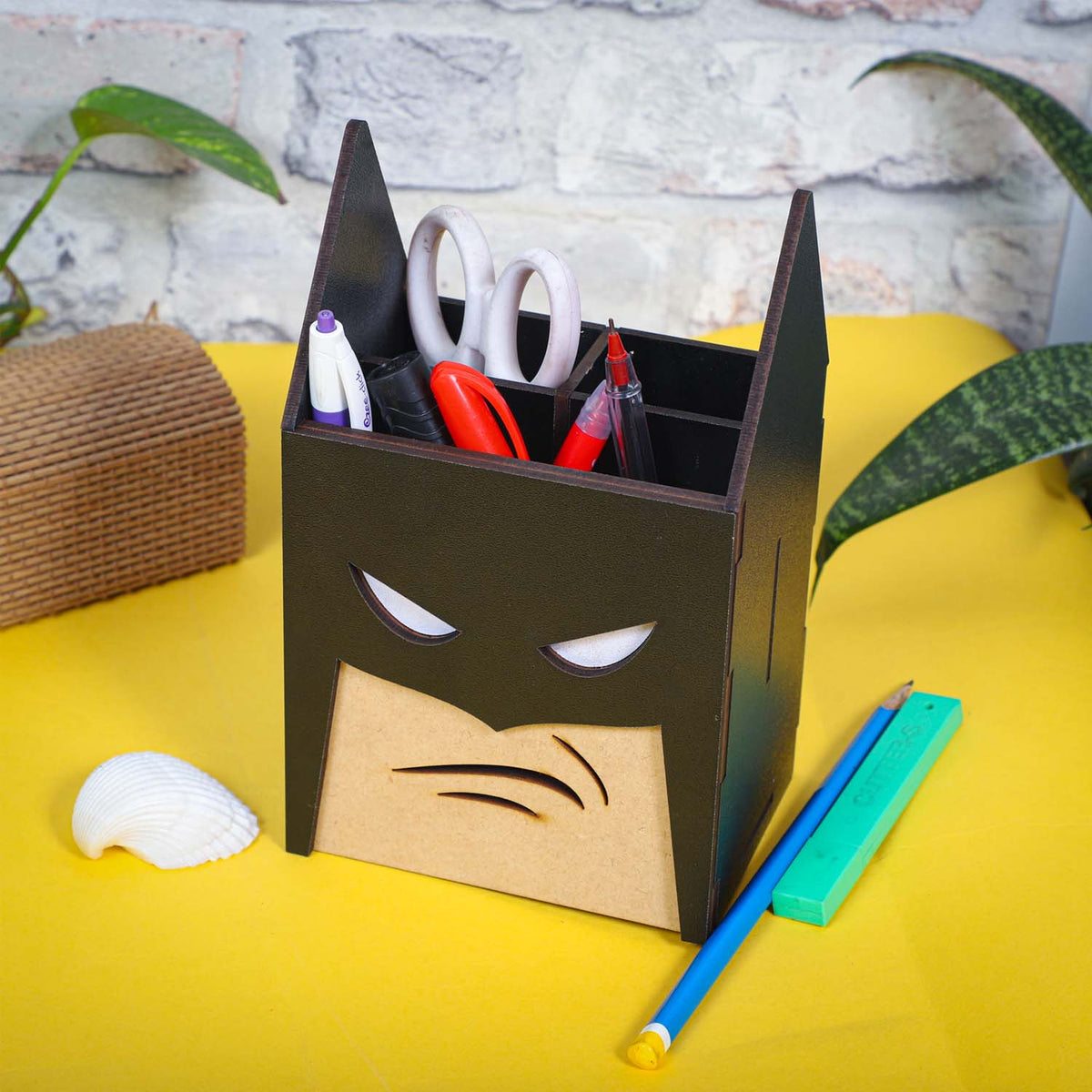 Batman Desk Pen Stand